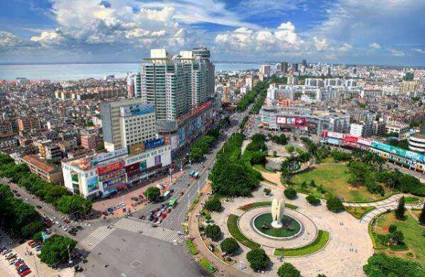 西部地区逐步走向对外开放前沿