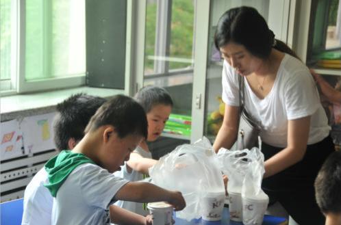 中国进一步改善孤儿生活质量